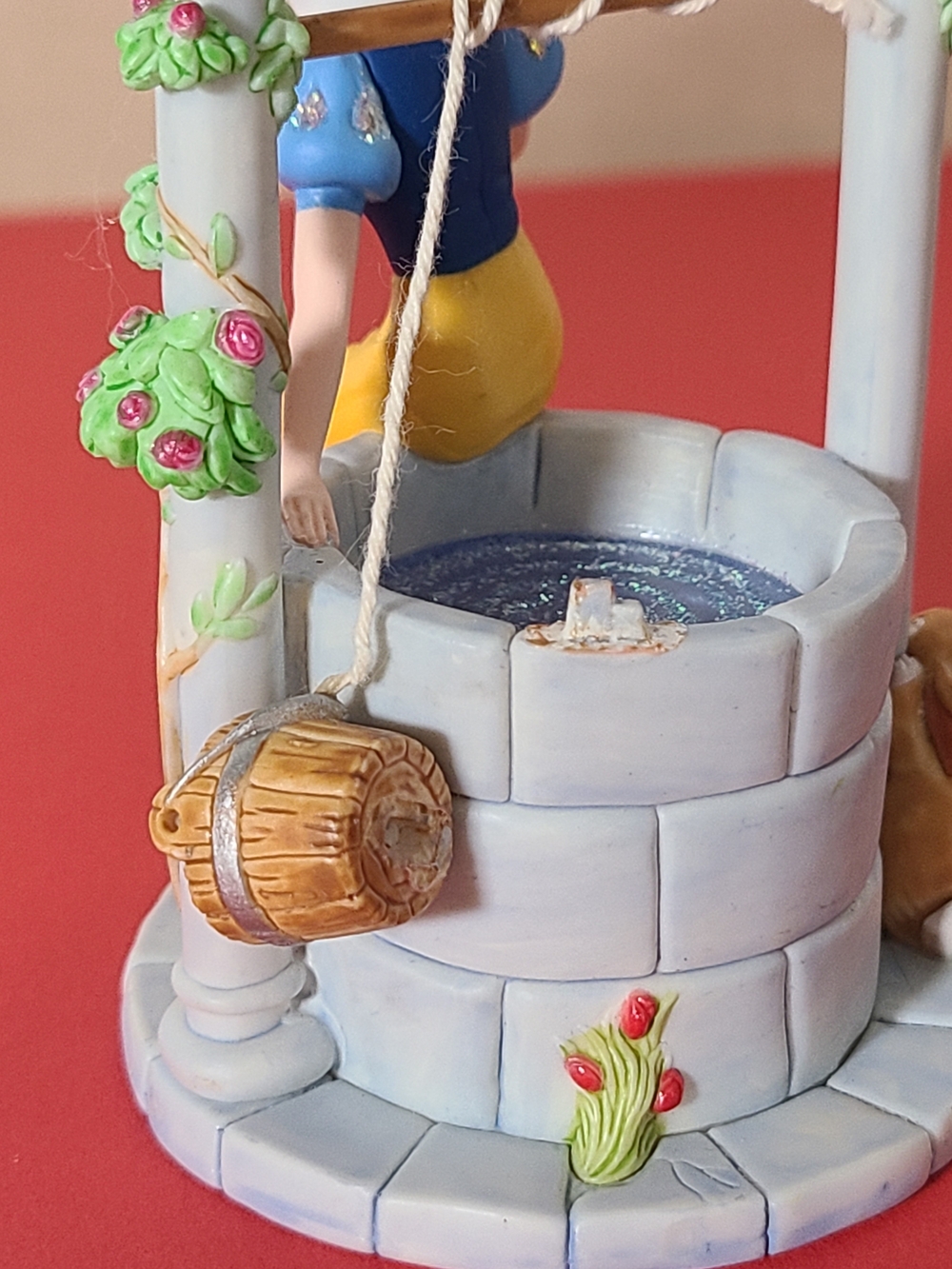 Disney Hallmark Snow White Wishing Well Ornament 2007 Flawed - Picture 7 of 13